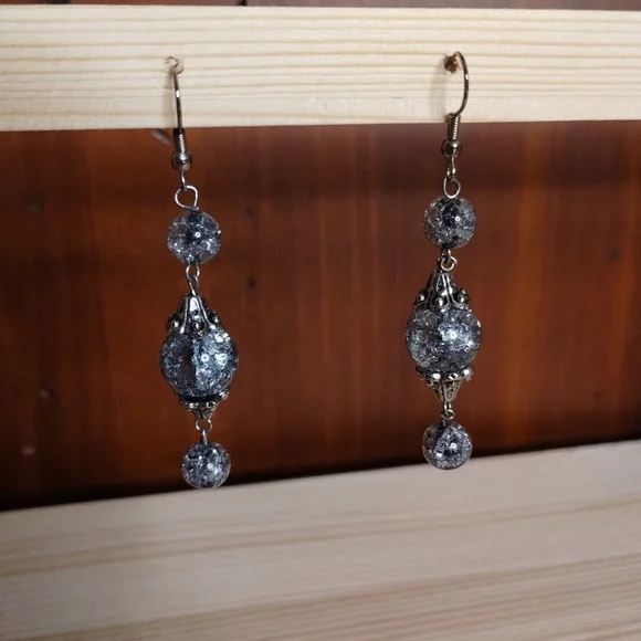Elegant Womens Black And Clear Dangle Earrings - Picture 3 of 6